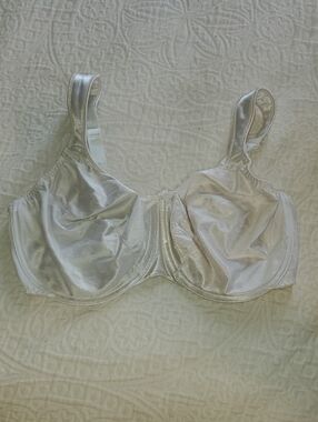 Bali Minimizer Satin Tracings Underwire Bra